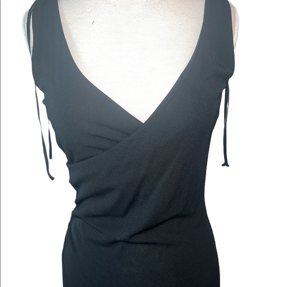 ⭐️Host Pick⭐️Theory Black V Neck Dress!! Size 10 sleeveless shoulder ties V back - Picture 4 of 14